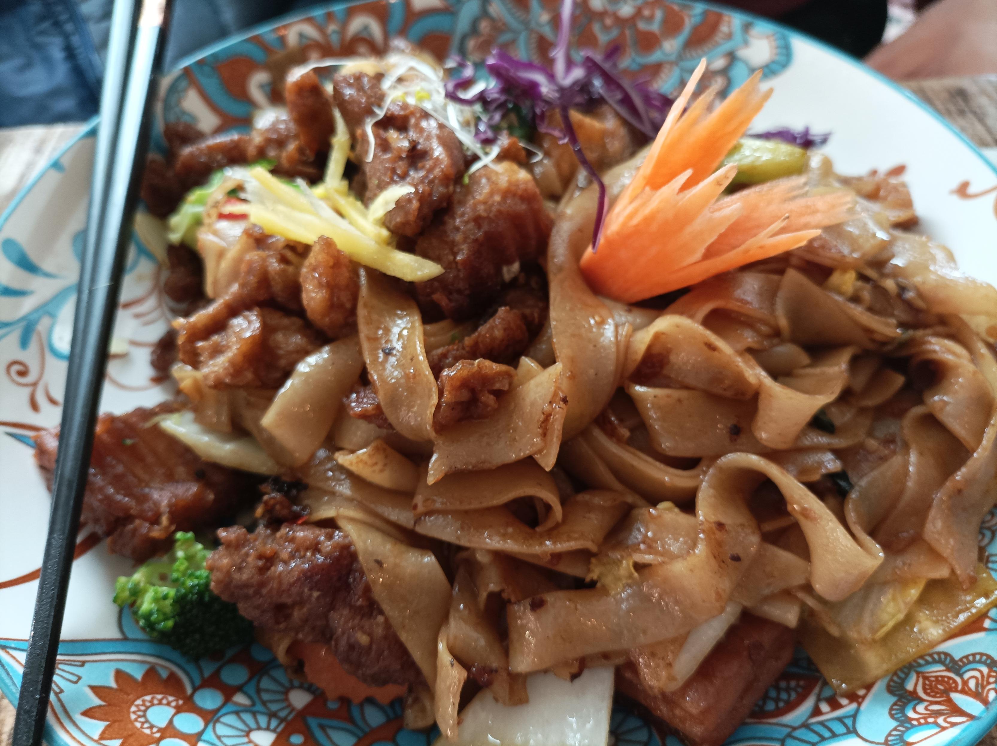 泰式炒麵,我吃太快,只剩炒麵可以拍